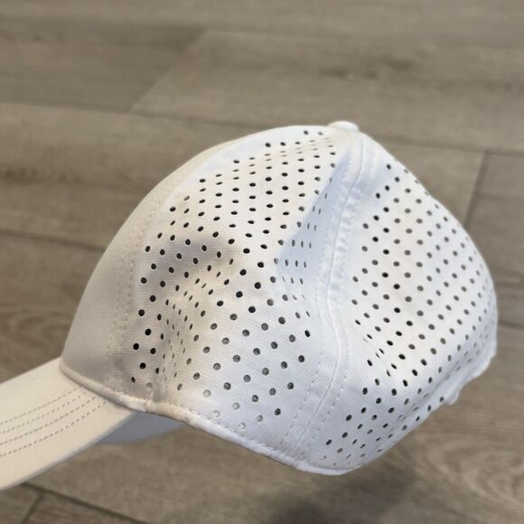 True Classic Hat Cap All White Workout Summer Casual Gym Outdoors - Picture 2 of 5